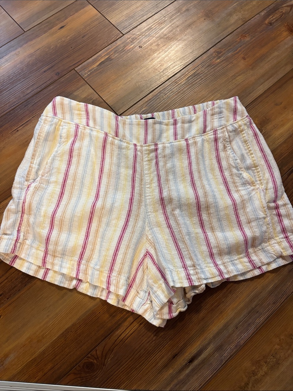 GAP Striped Yellow & Pink Women’s Linen-Blend Shorts